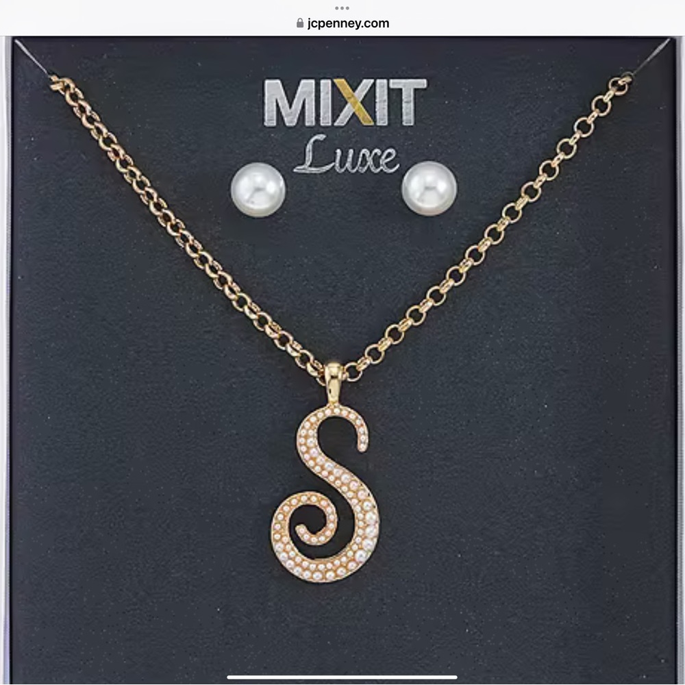 Mixit Necklace and Earring set New in Box “S”